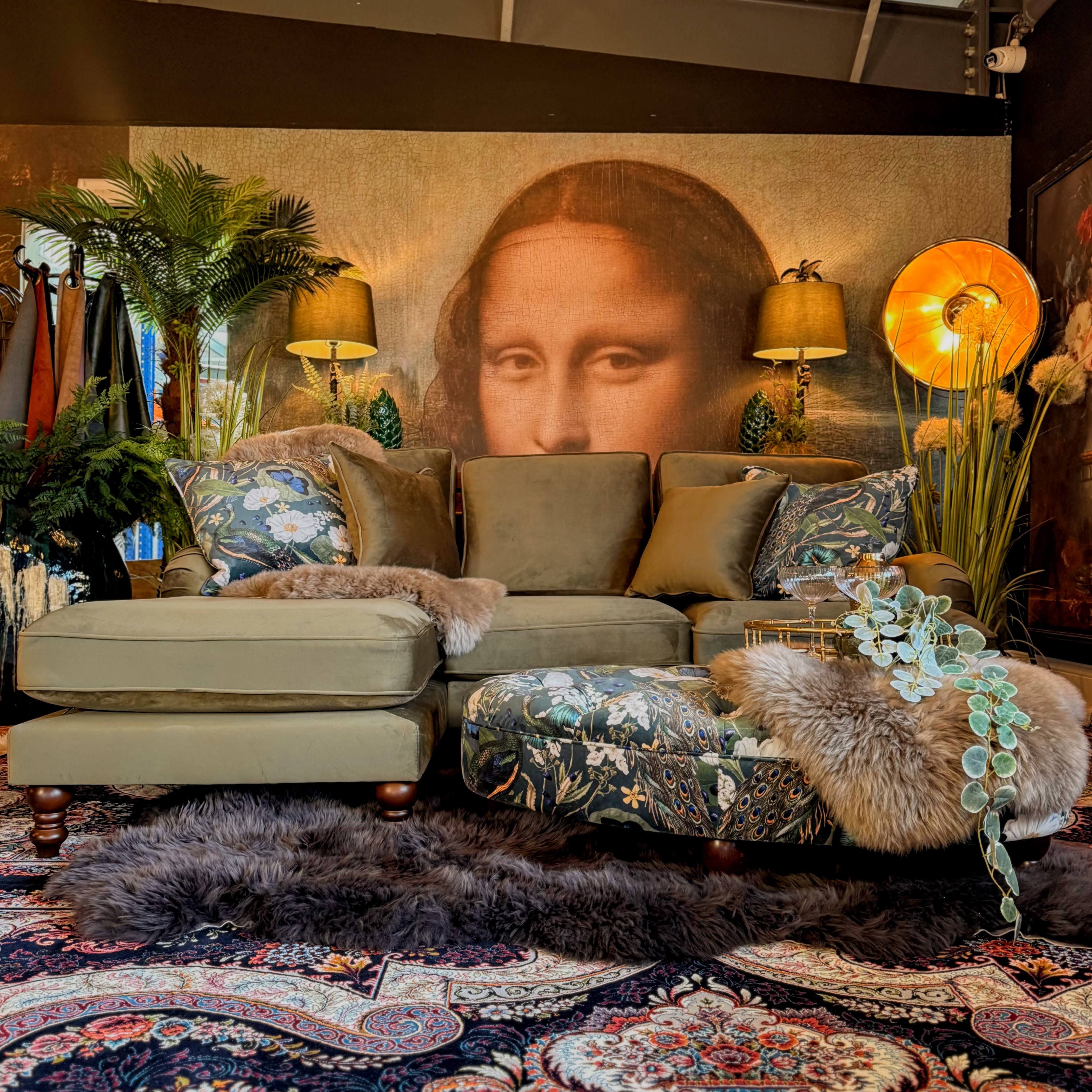 Albert in Plush Velvet - Image 74