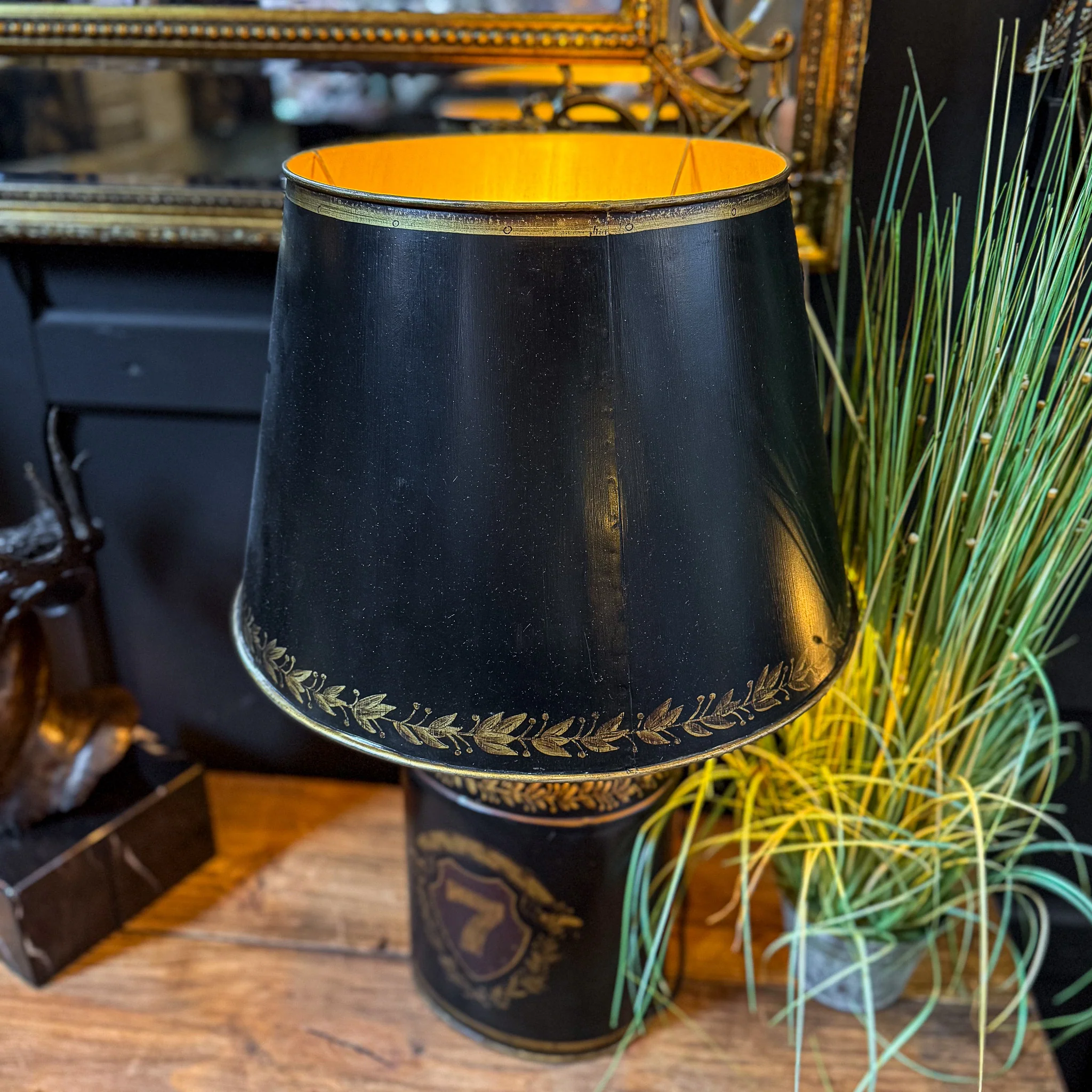 Black Metal Table Lamp with Shade - Image 3