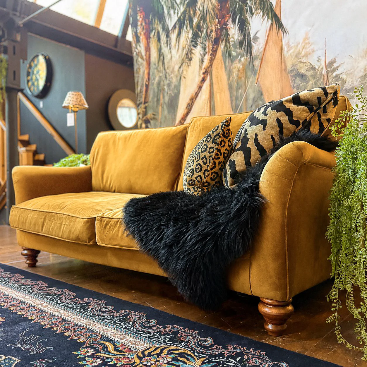 Bugsby in Plush Velvet - Image 145