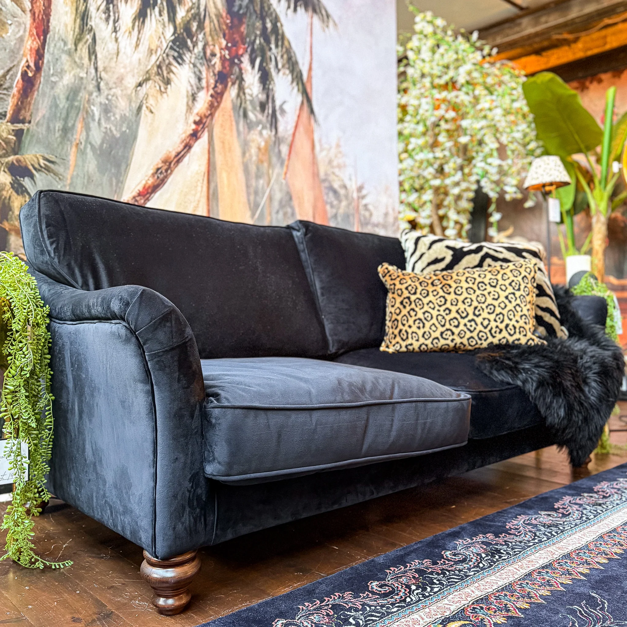 Bugsby in Plush Velvet - Image 150