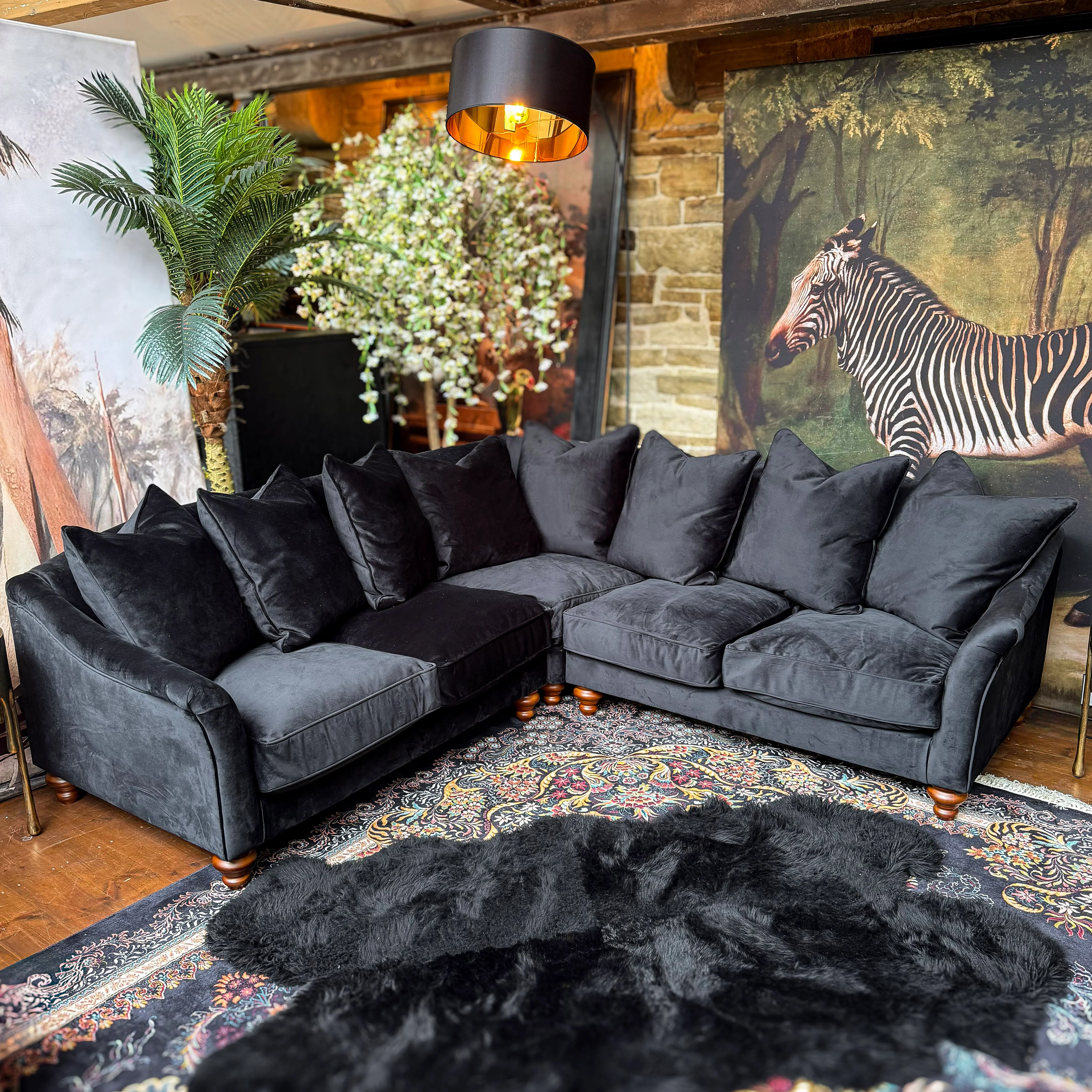 Bugsby in Plush Velvet - Image 192
