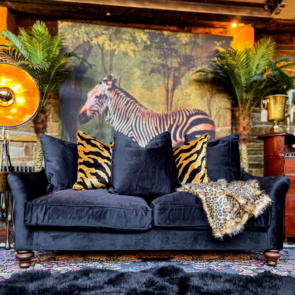 Bugsby in Plush Velvet - Image 57