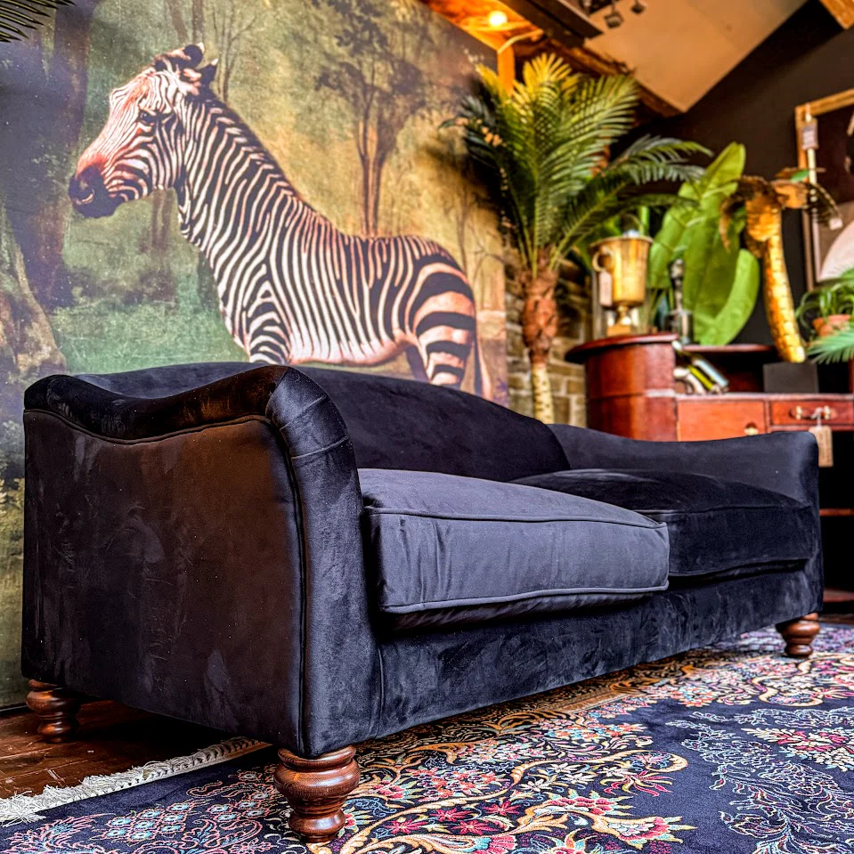 Bugsby in Plush Velvet - Image 63