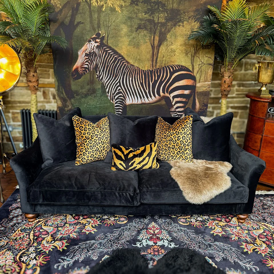 Bugsby in Plush Velvet - Image 66