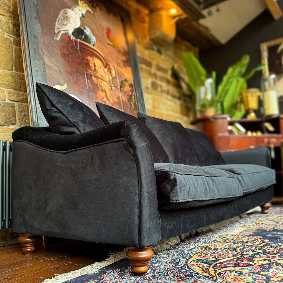 Bugsby in Plush Velvet - Image 70