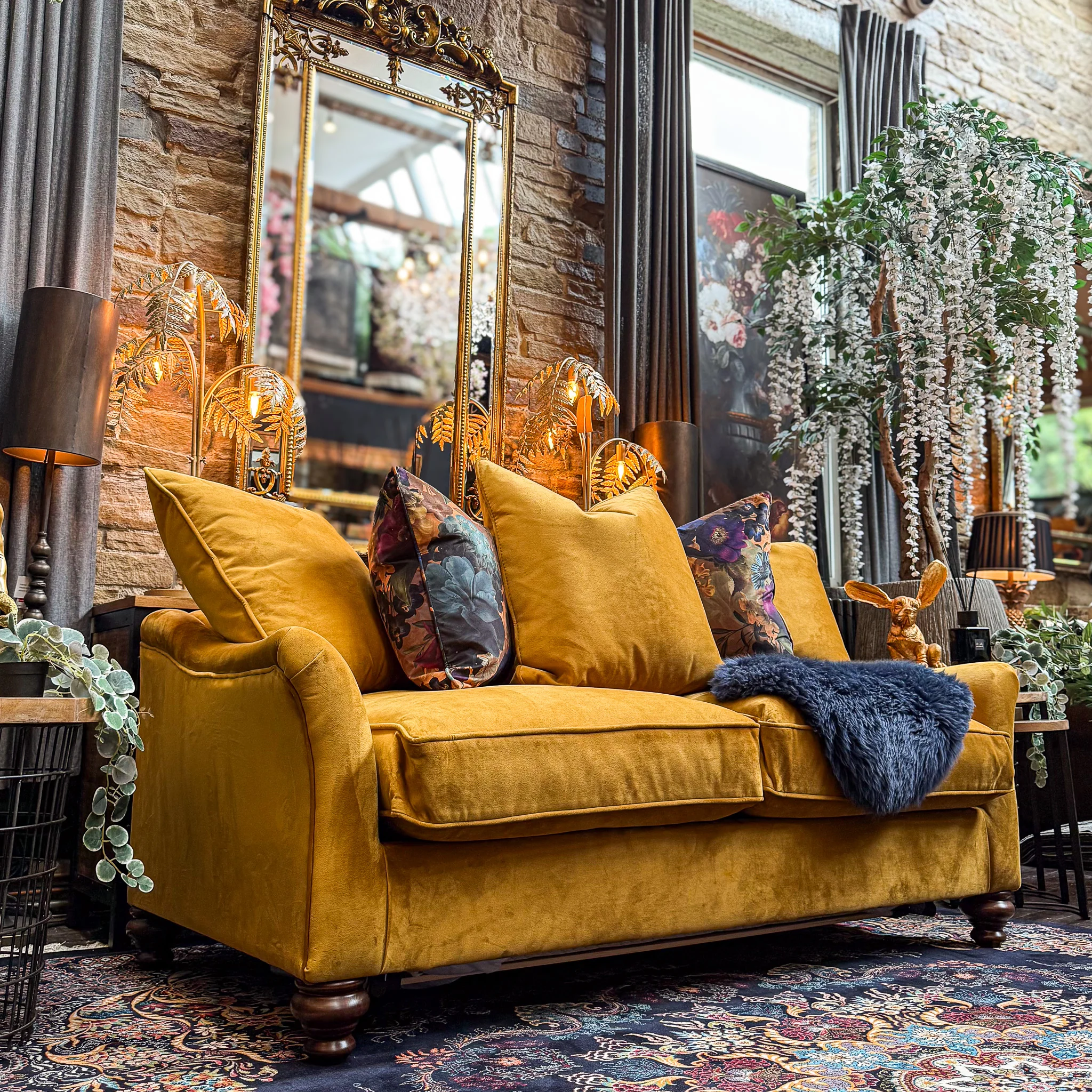 Bugsby in Plush Velvet - Image 95