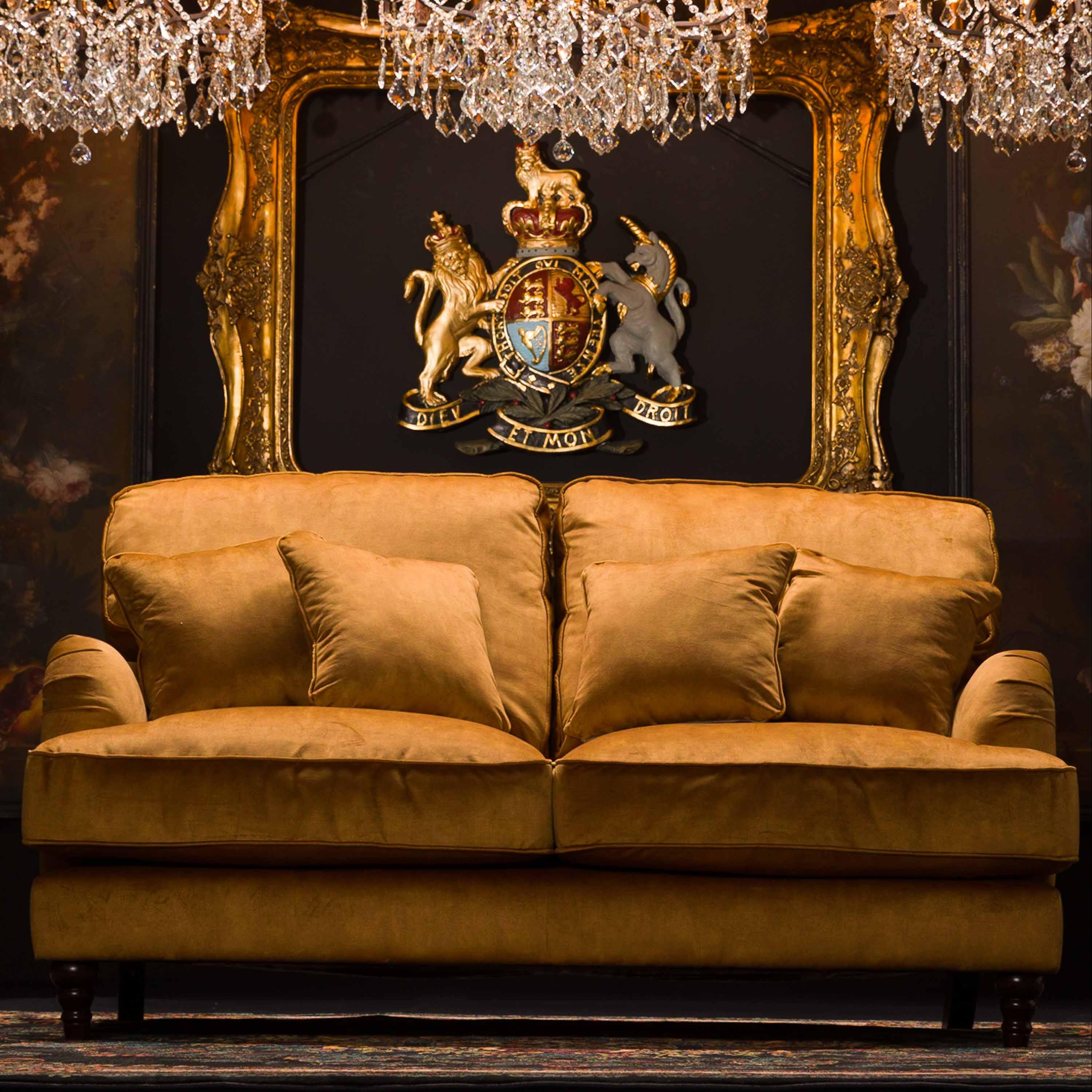 Howard in Velvet - Image 10