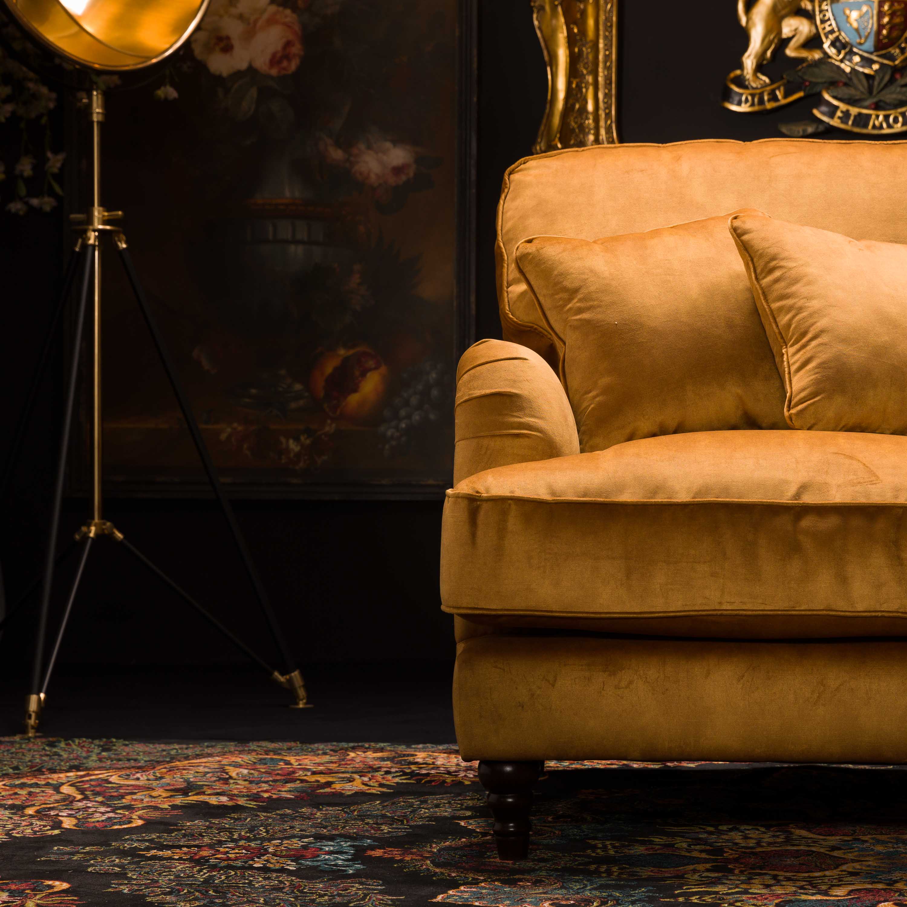 Howard in Velvet - Image 11