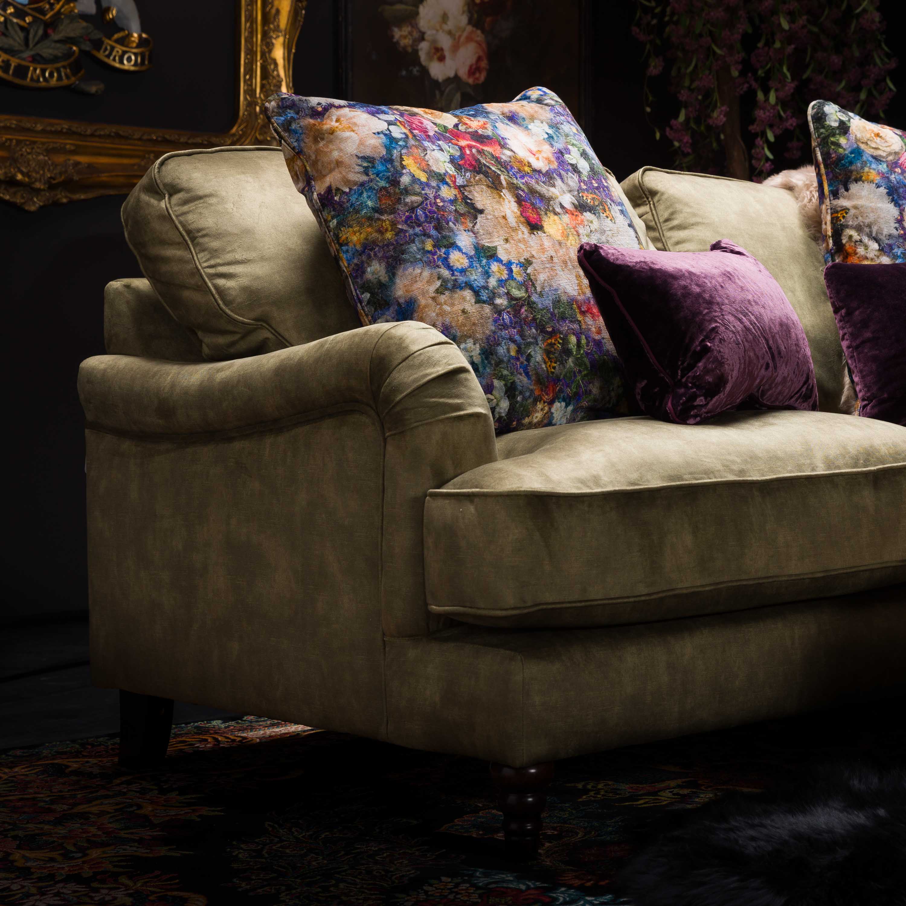 Howard in Velvet - Image 29