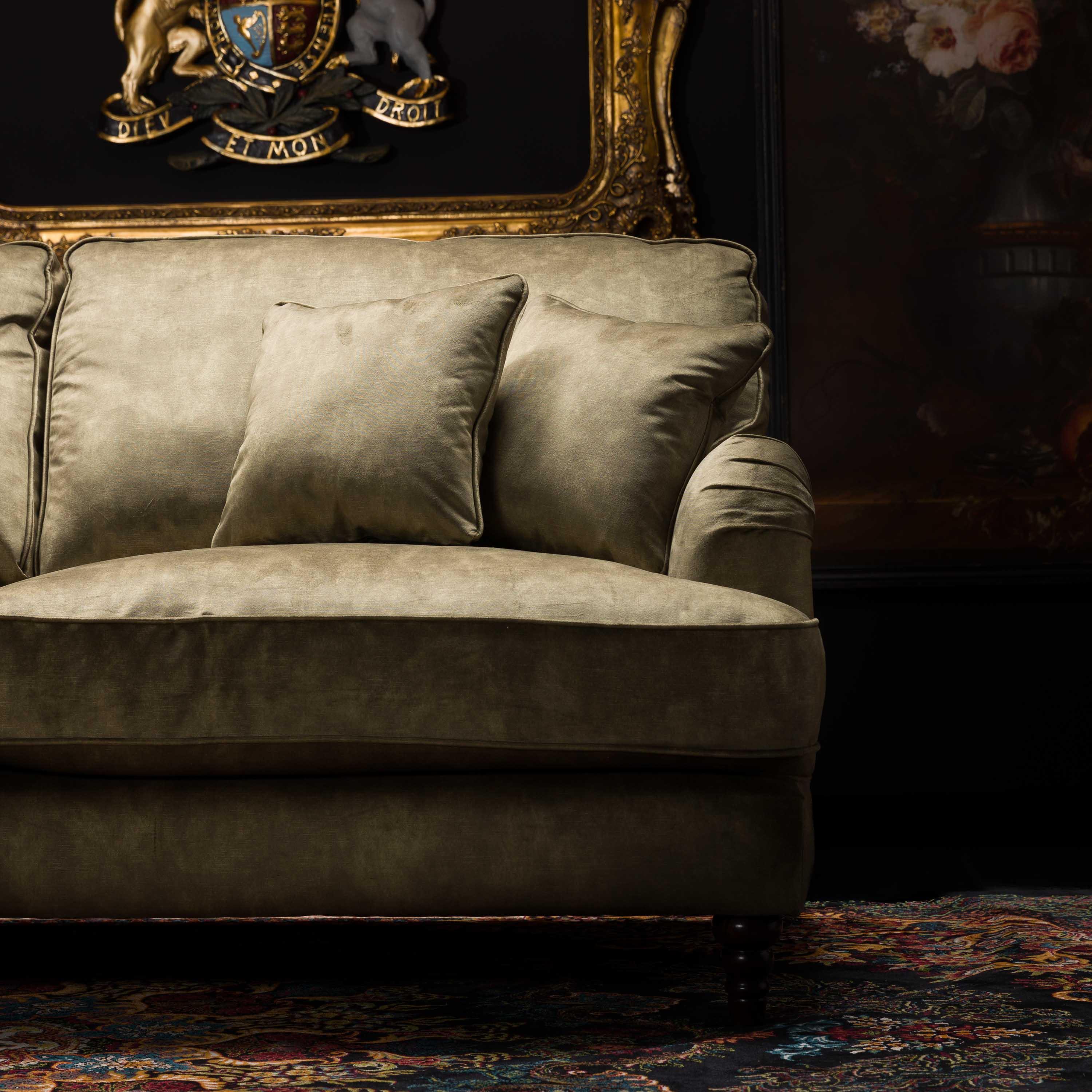 Howard in Velvet - Image 31