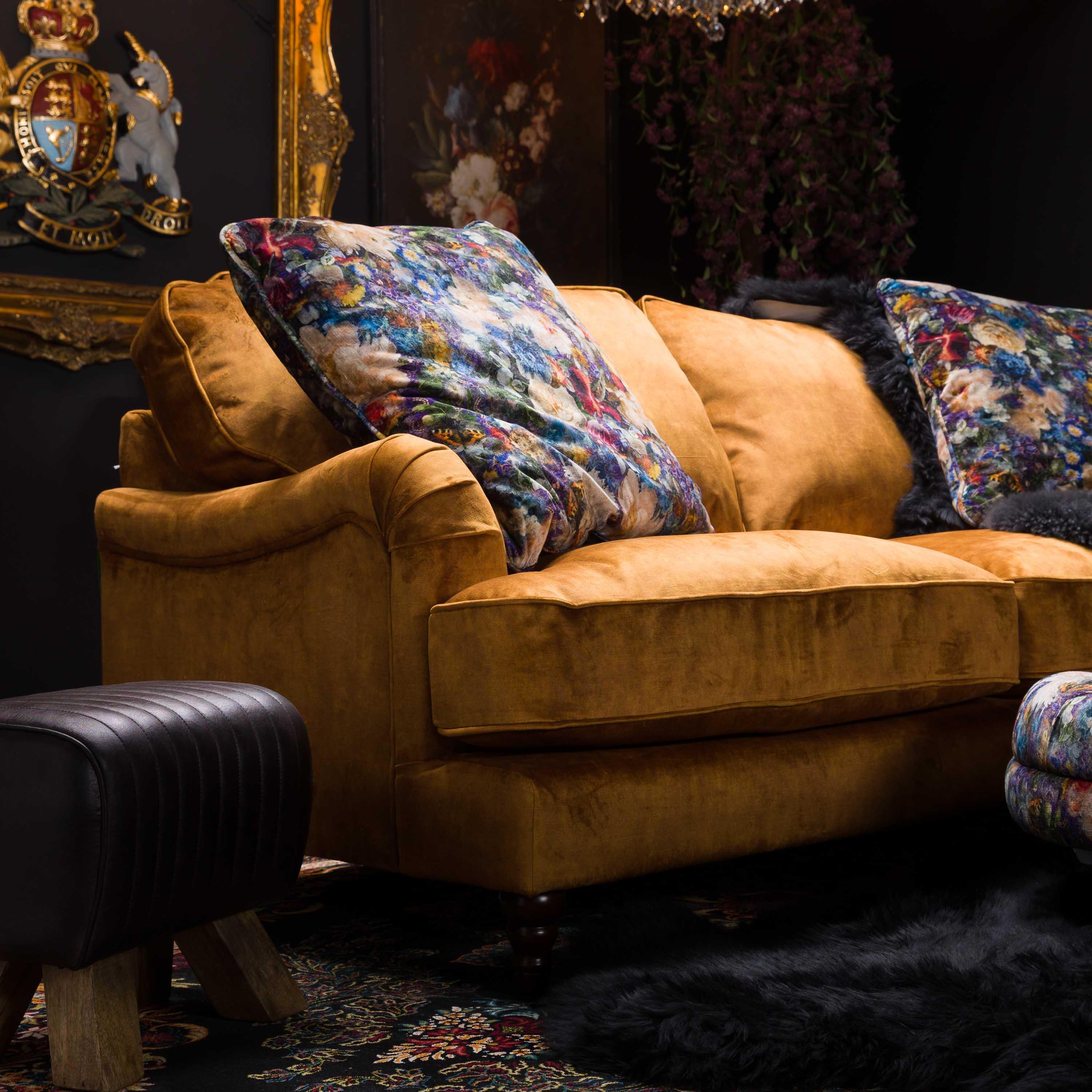Howard in Velvet - Image 33