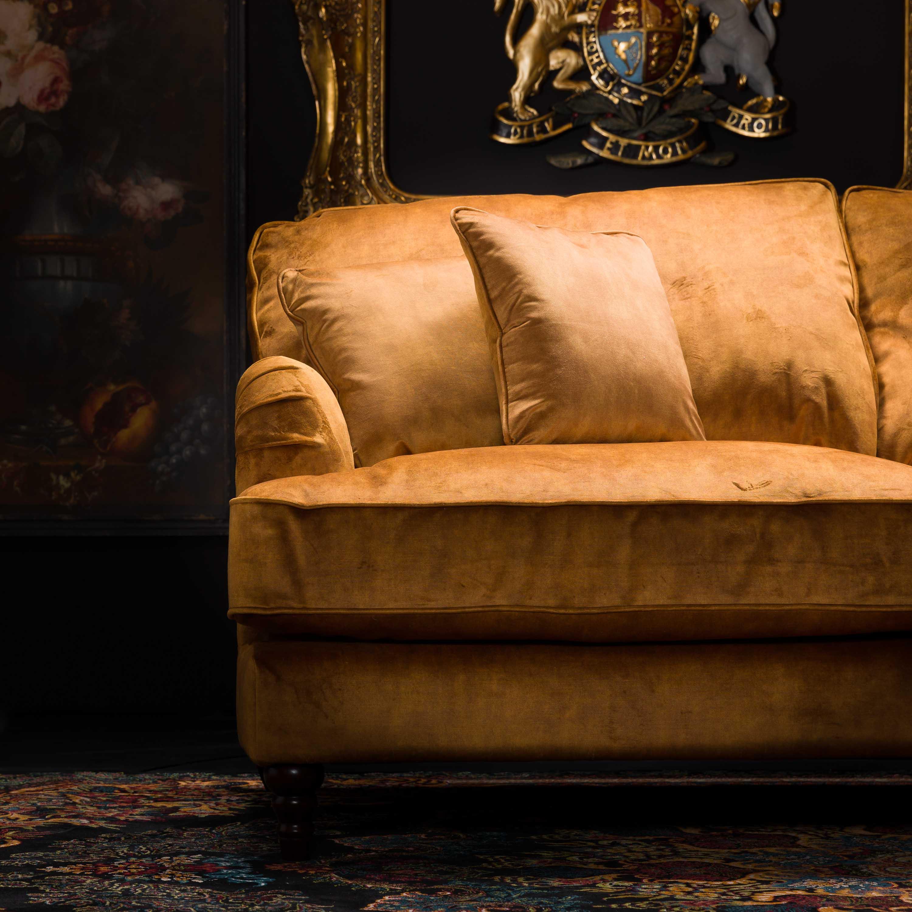 Howard in Velvet - Image 36