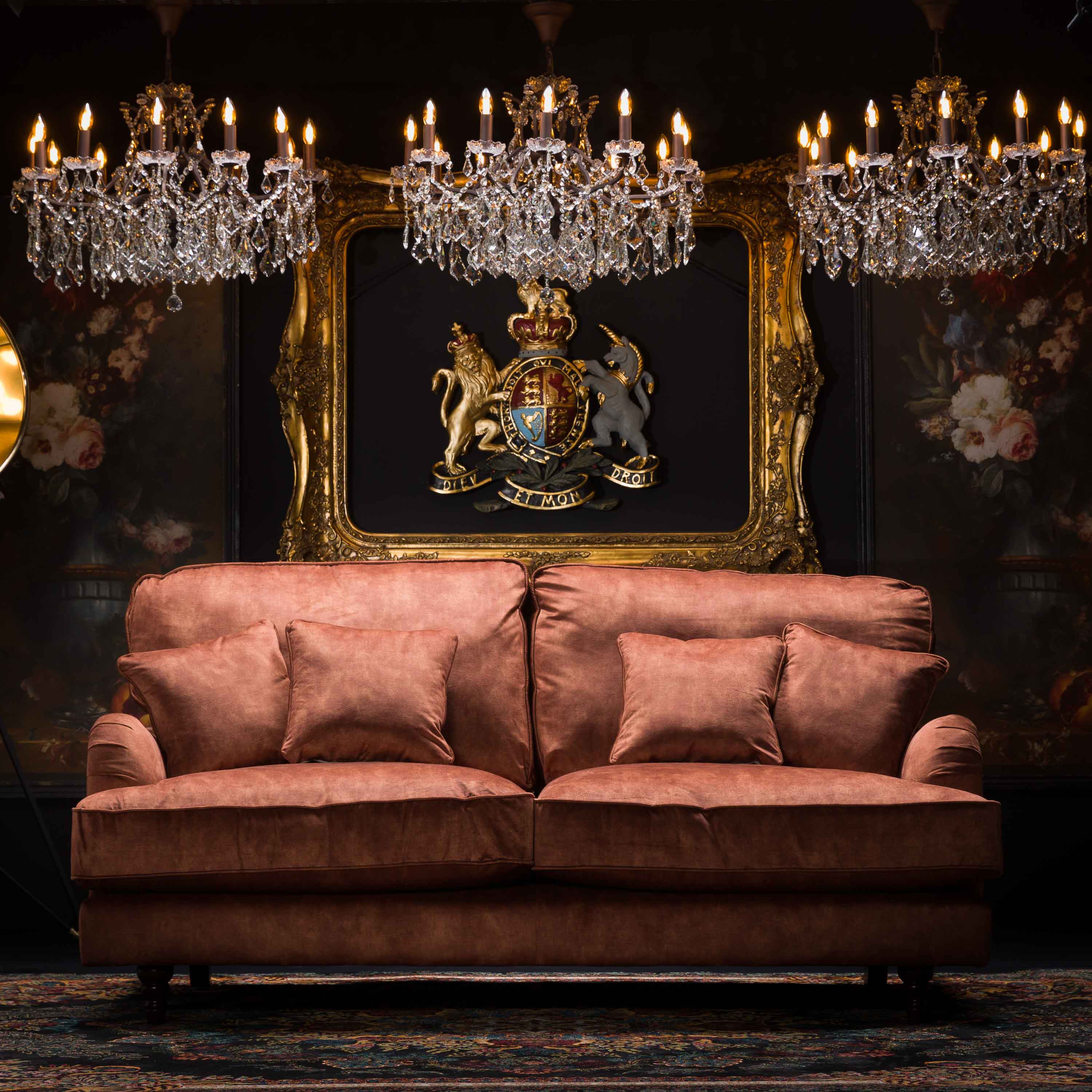 Howard in Velvet - Image 40