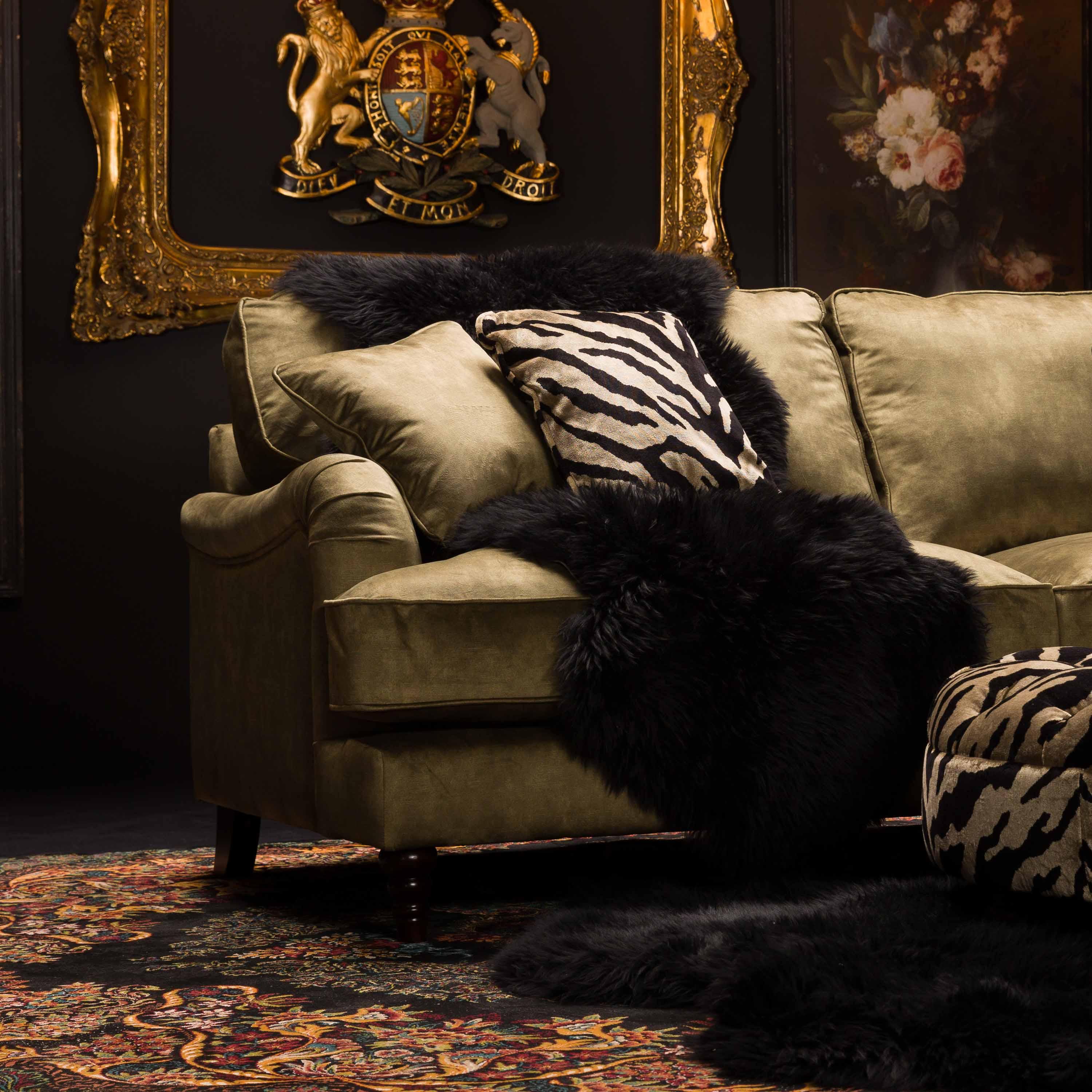 Howard in Velvet - Image 46
