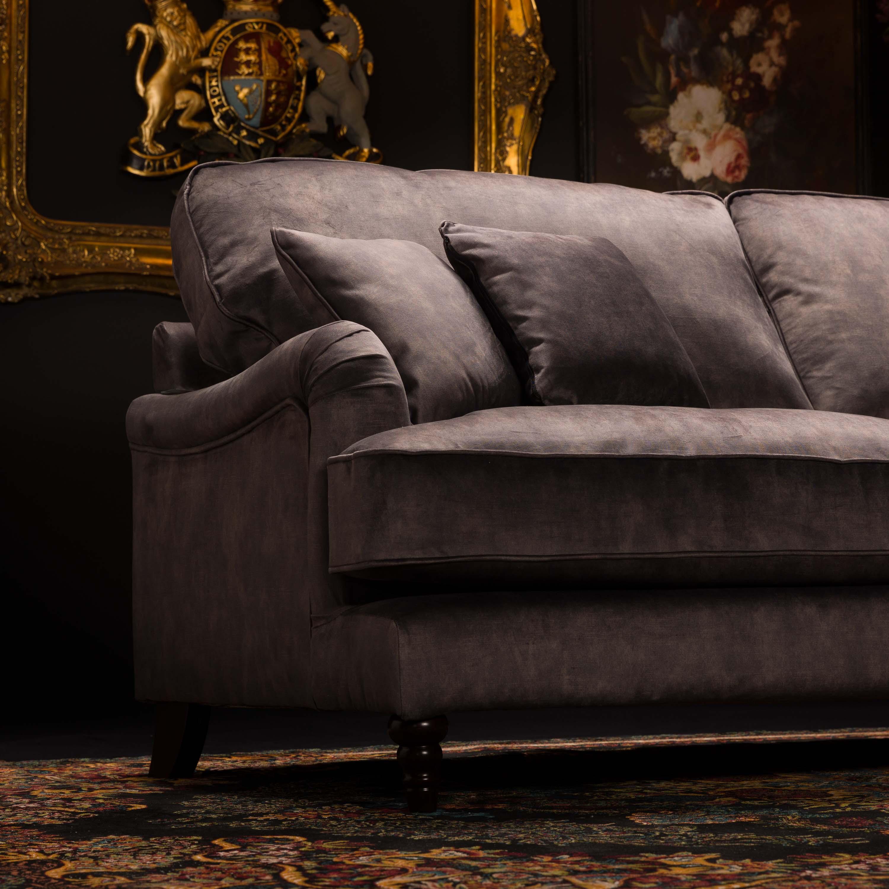 Howard in Velvet - Image 63
