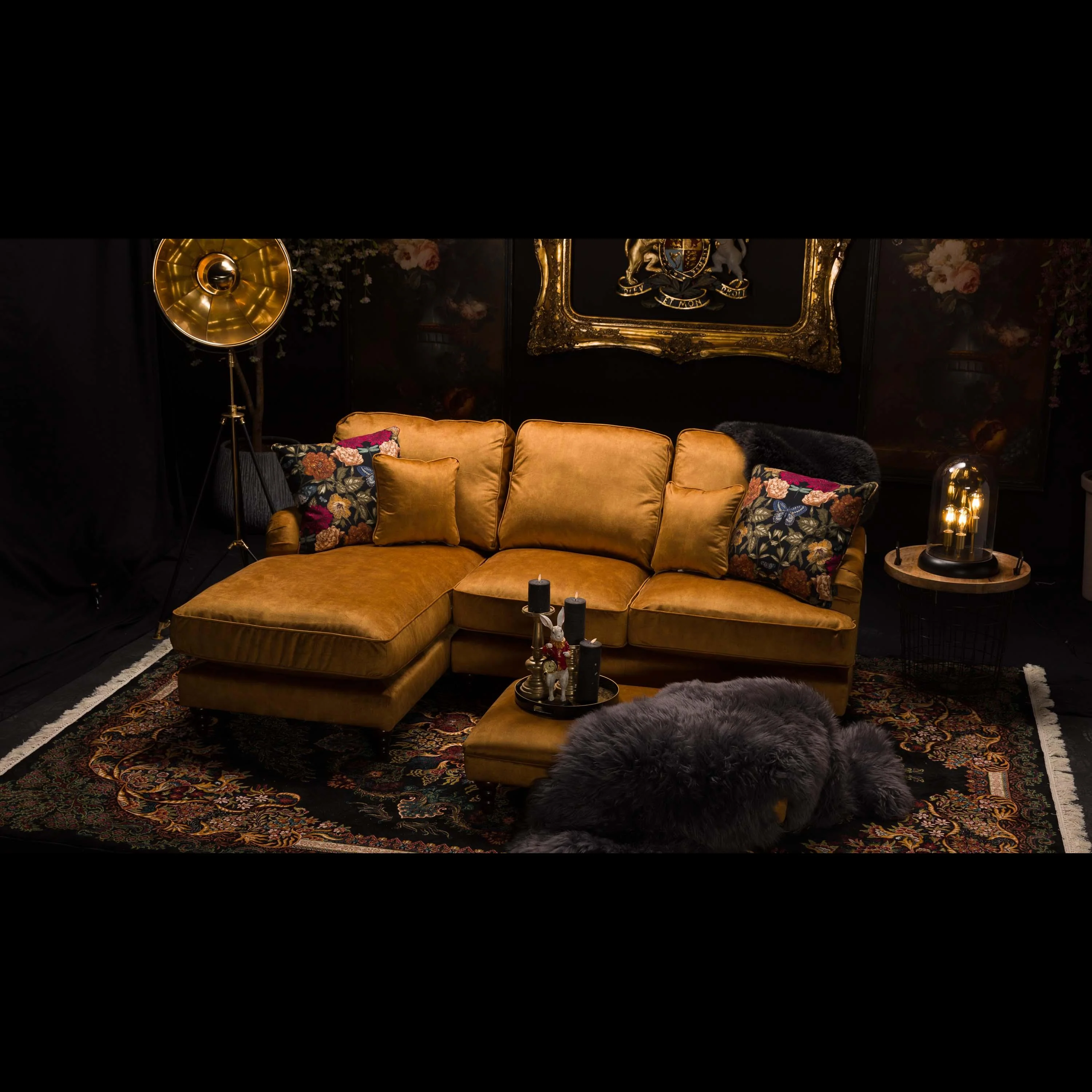 Howard in Velvet - Image 89
