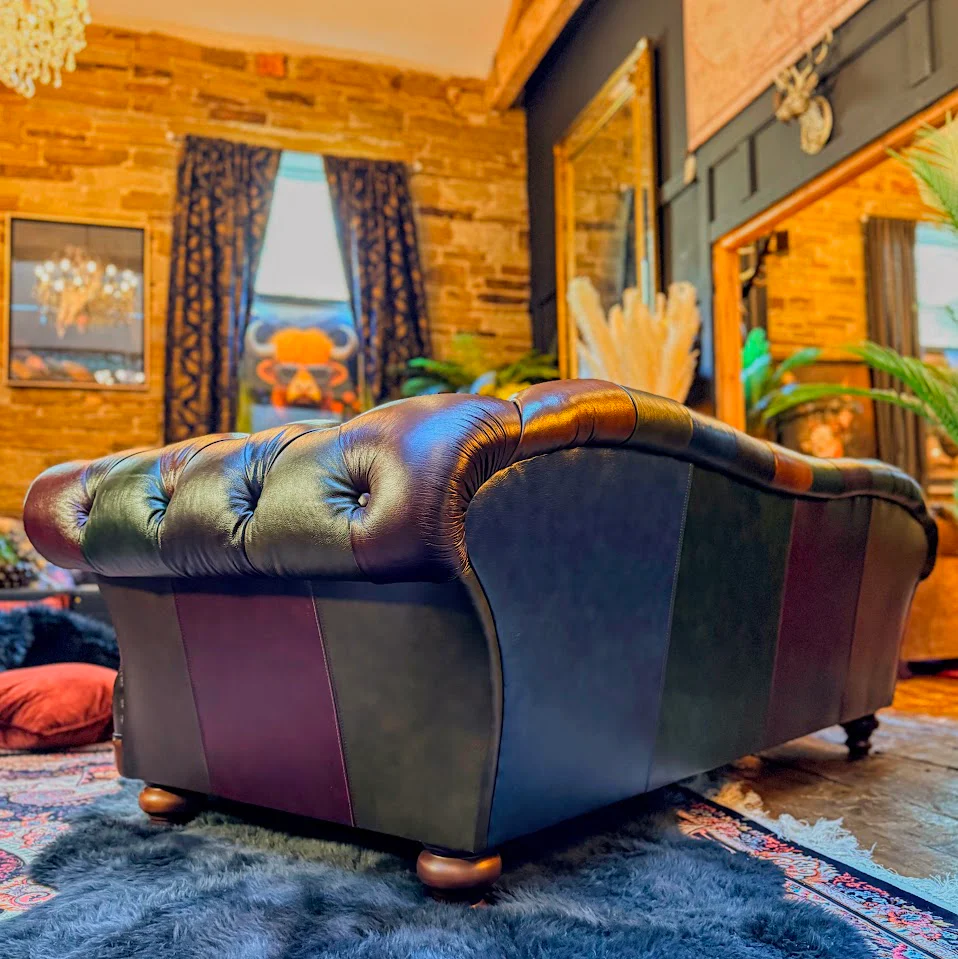 Oskar 4 Seater Chesterfield Sofa in Antique Patchwork Leather - Image 14