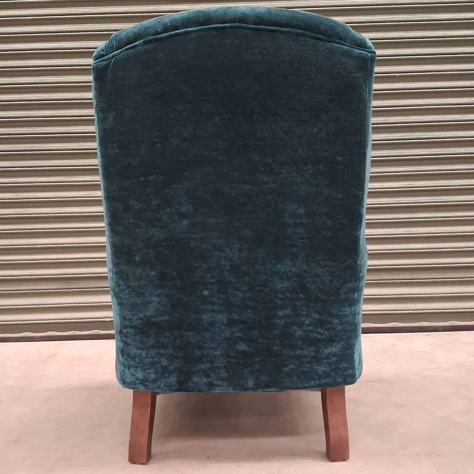 Winston Wingback Accent Chair in Sunshine Turquoise Velvet - Ex Display - Image 4